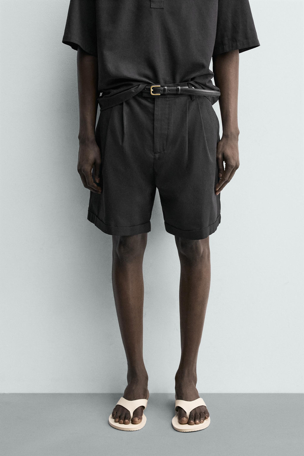 BERMUDA RELAXED FIT PLIEGUES / Negro