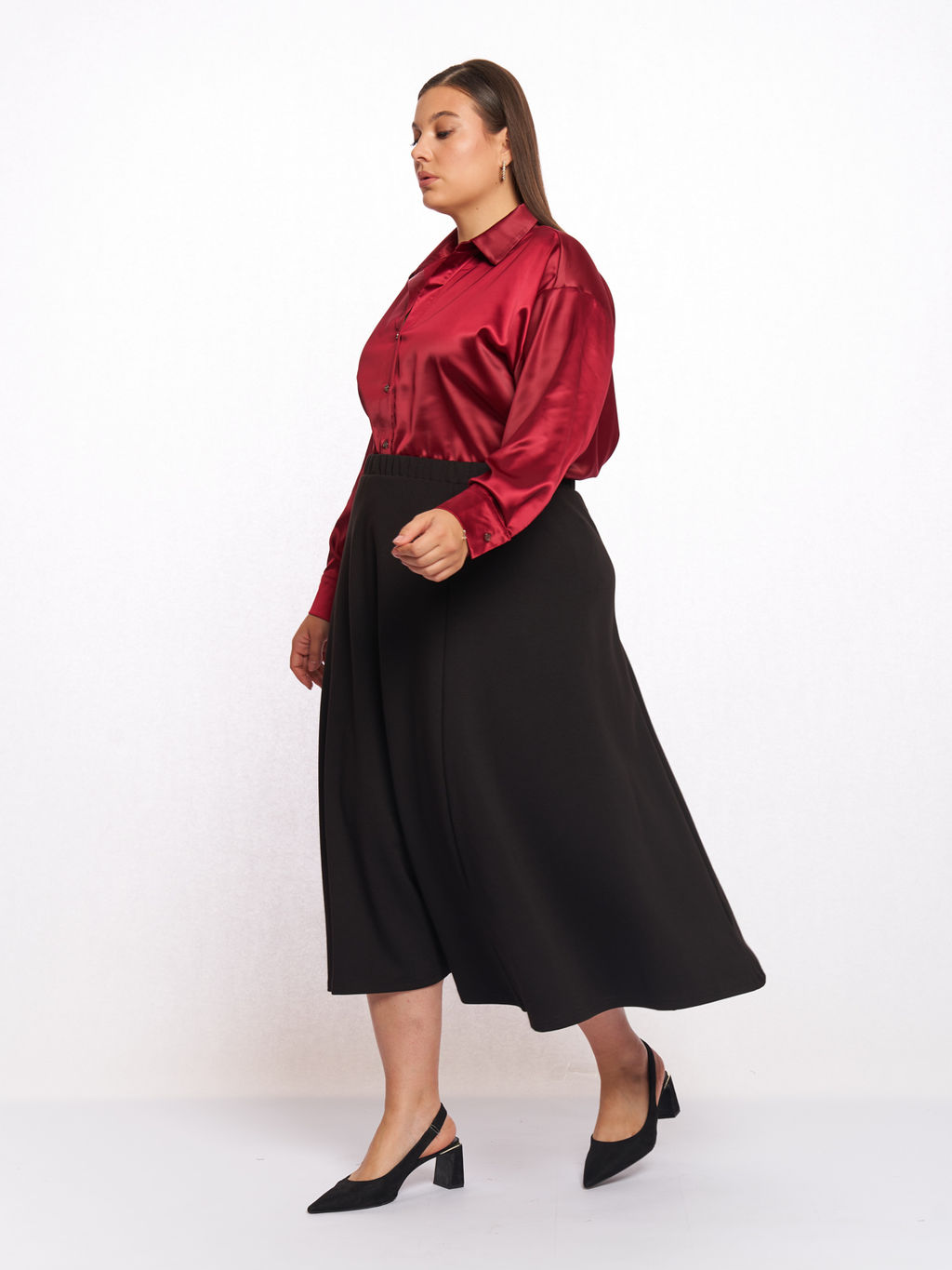 Юбка из плотного трикотажа UB17406BLK00
