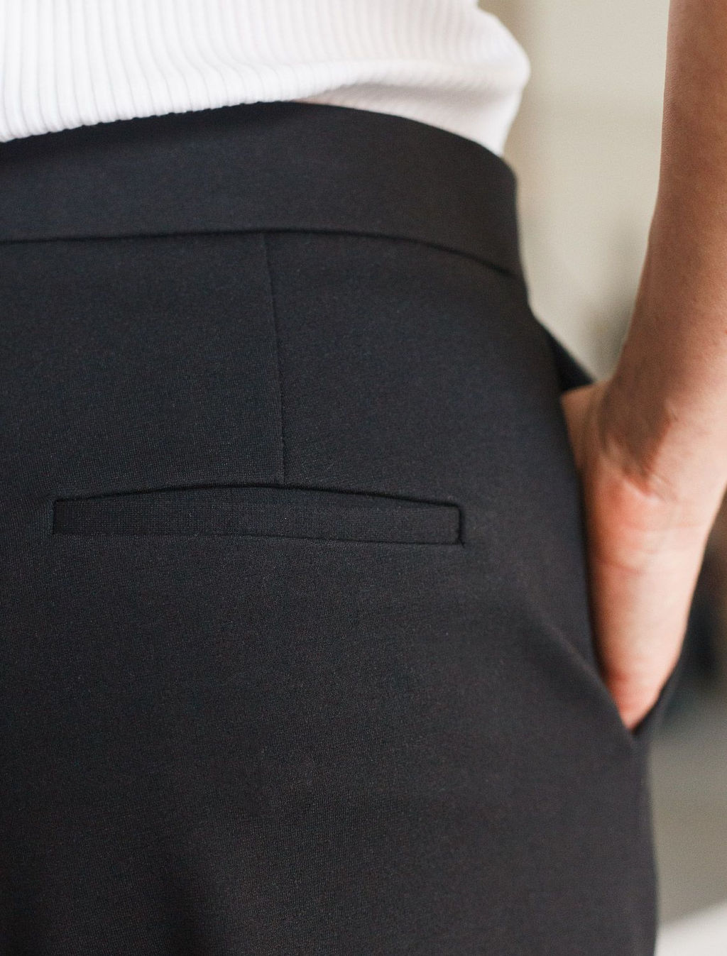 D44.147 Брюки женские черный