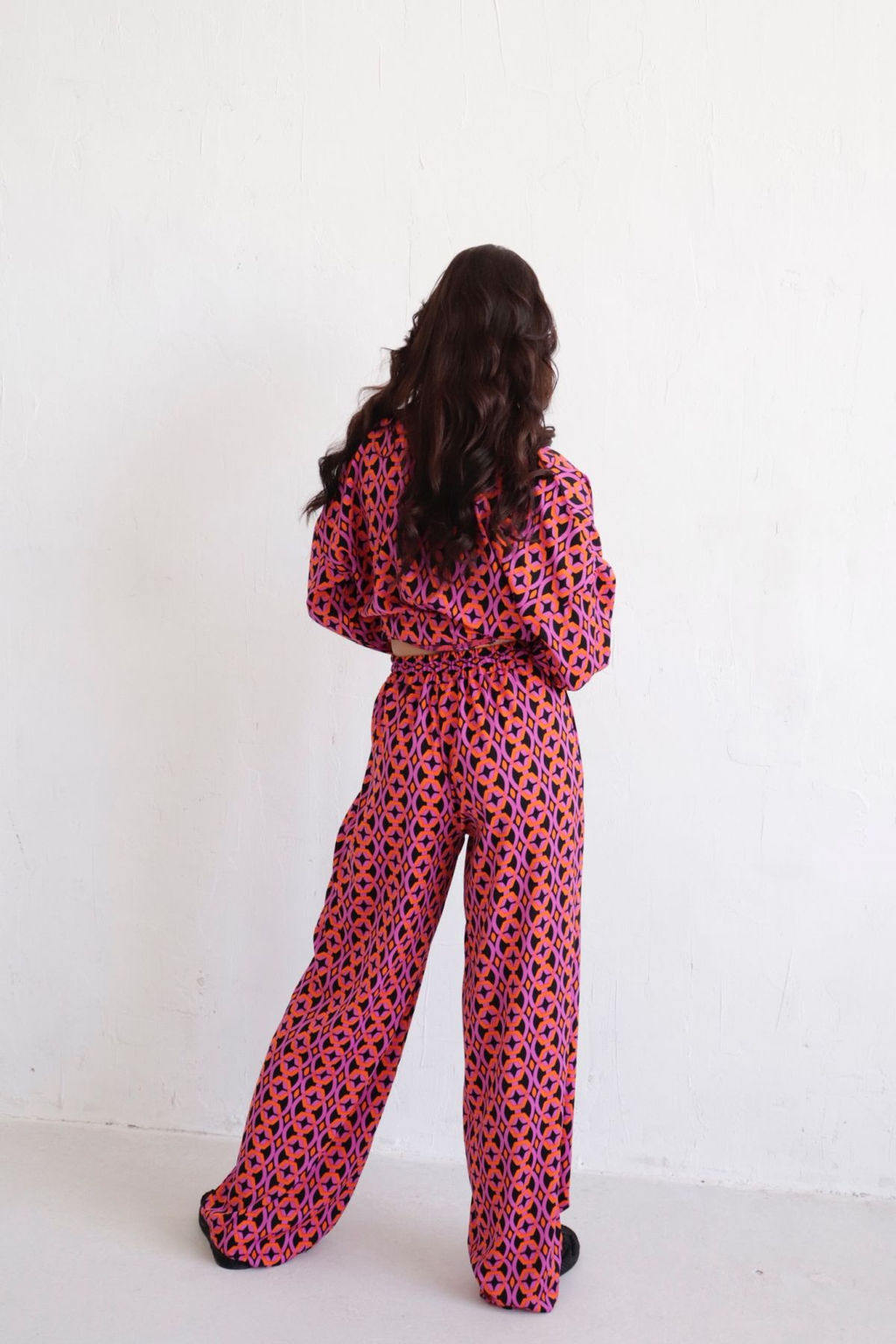 9668 Костюм из кимоно и брюк-палаццо с геометрическим принтом - Martichelli фото 12