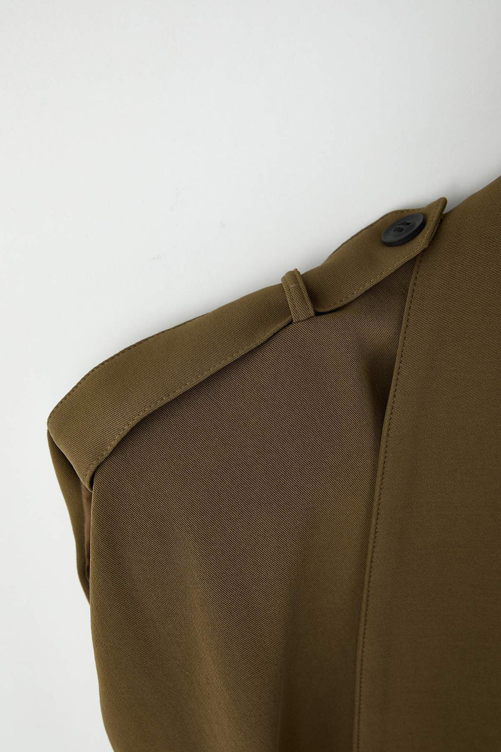 EXCLUSIVE Ac?k Haki Fitted Dokumlu Kumas Belden Oturmal? Vatkal? Astarl? Yelek TWOAW26YE00062 - Trendyolmilla фото 7