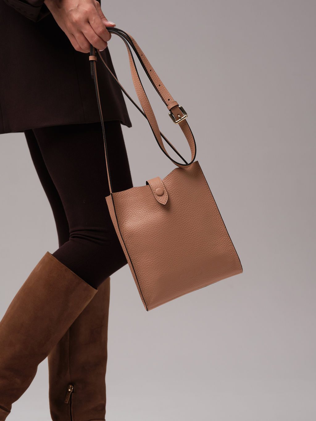 Кожаная сумка кросс-боди Leya DBR 30919 бежевая нуга фото 5