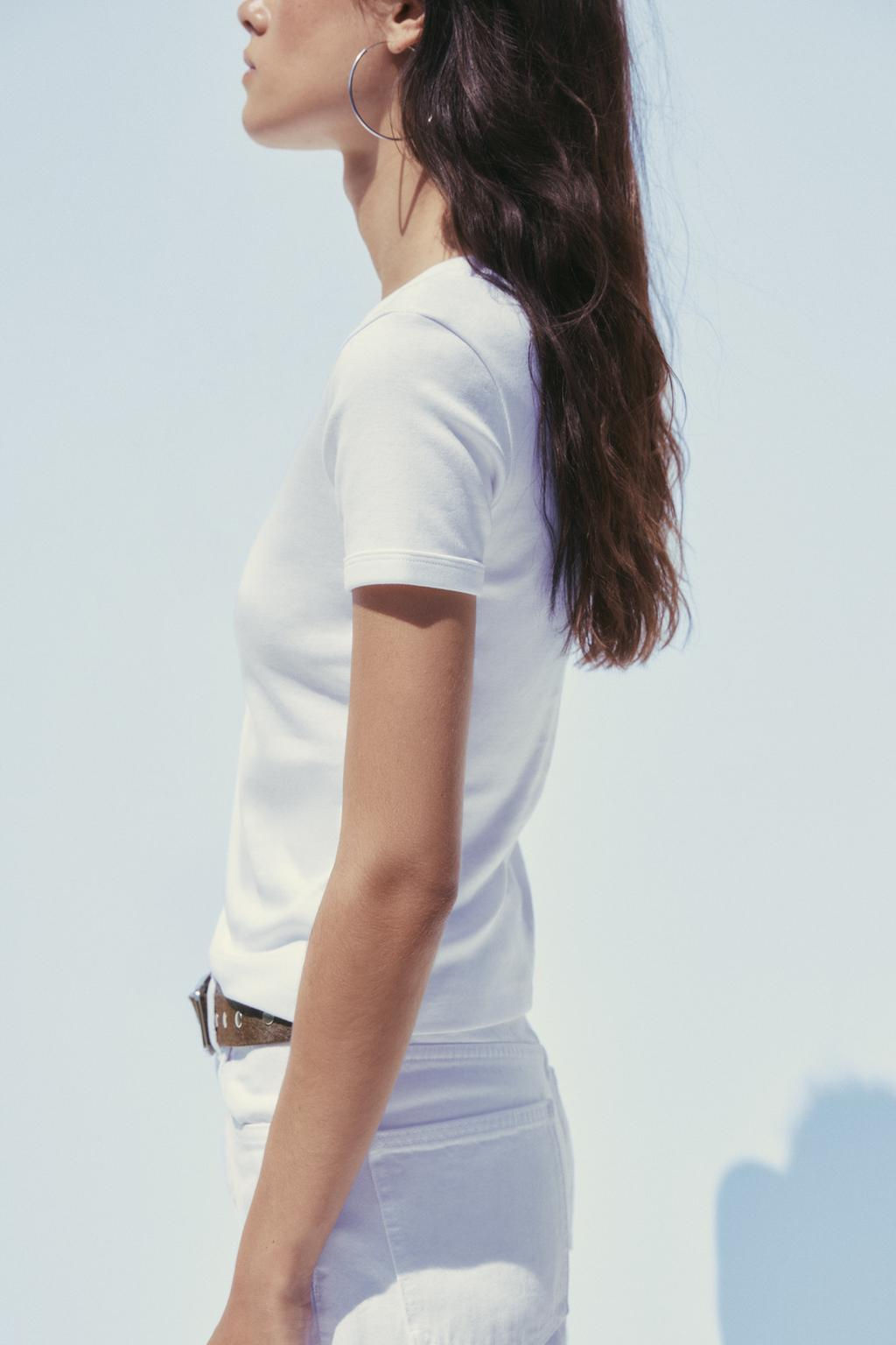 T-SHIRT WITH BACK SEAM - Zara фото 5