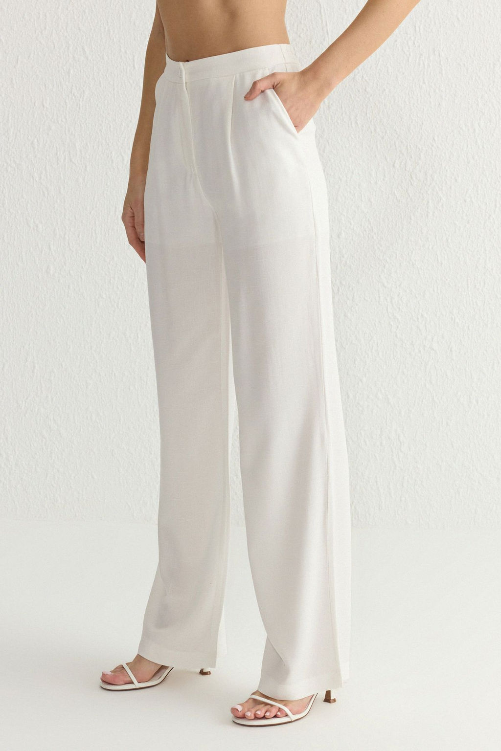 TRENDYOLMILLA Beyaz Keten Gorunumlu Wide Leg/Genis Paca Dokuma Pantolon TWOSS25PL00020  фото 4