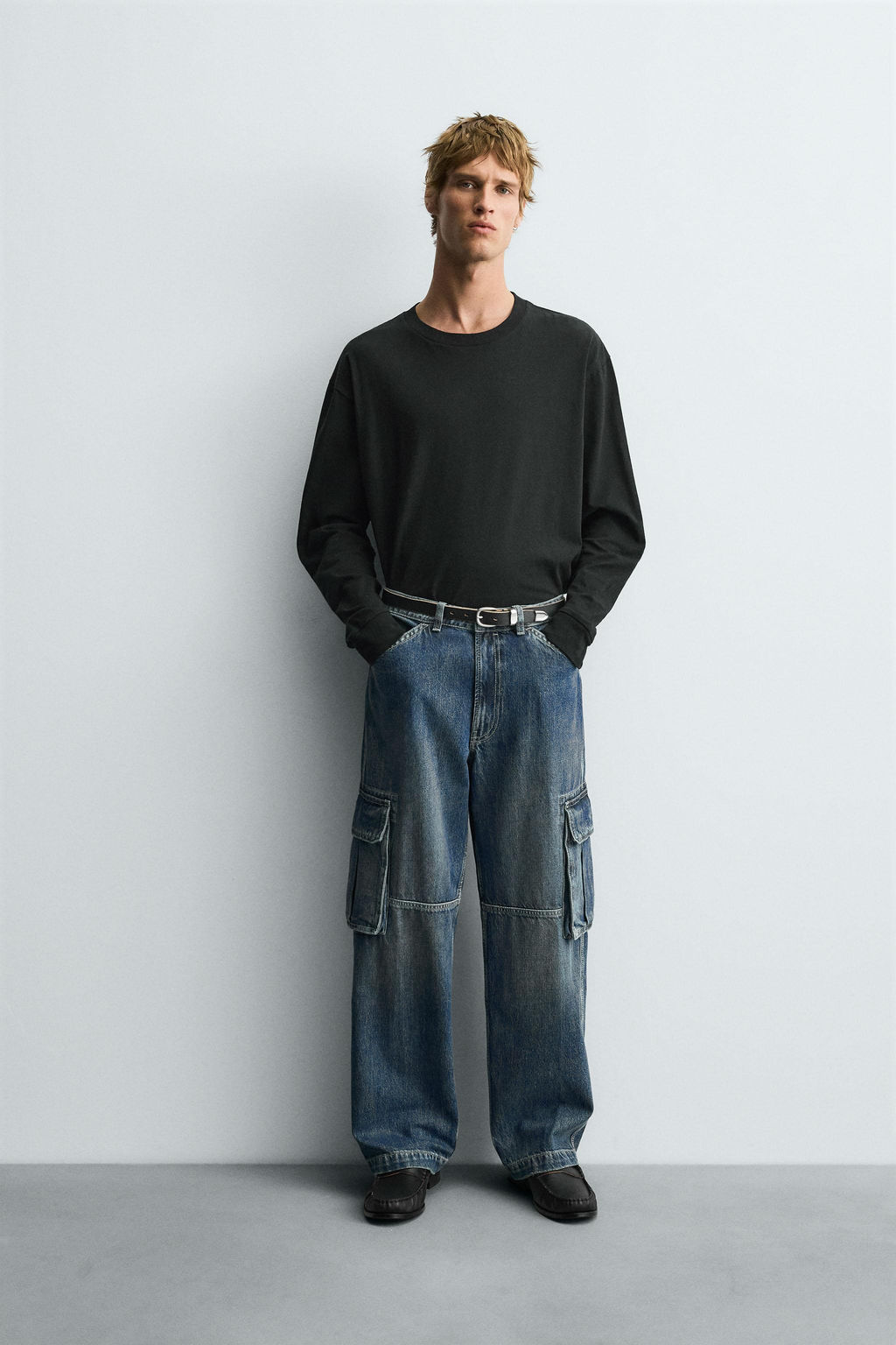 STRAIGHT FIT CARGO JEANS