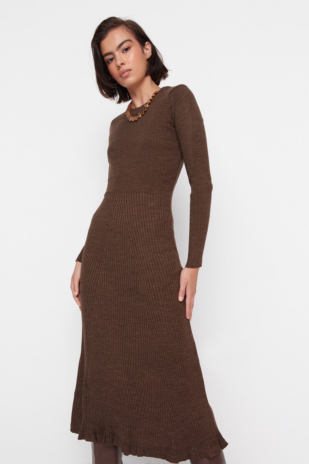 TRENDYOLMILLA Kahverengi Midi Triko Bisiklet Yaka Elbise TWOAW21EL0422 фото 11