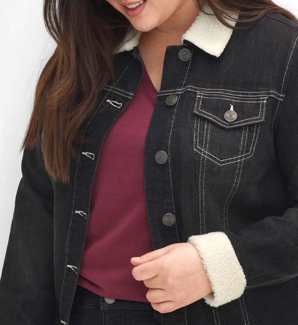 Джинсовый жакет с иск. мехом, черный - Sheego фото 6