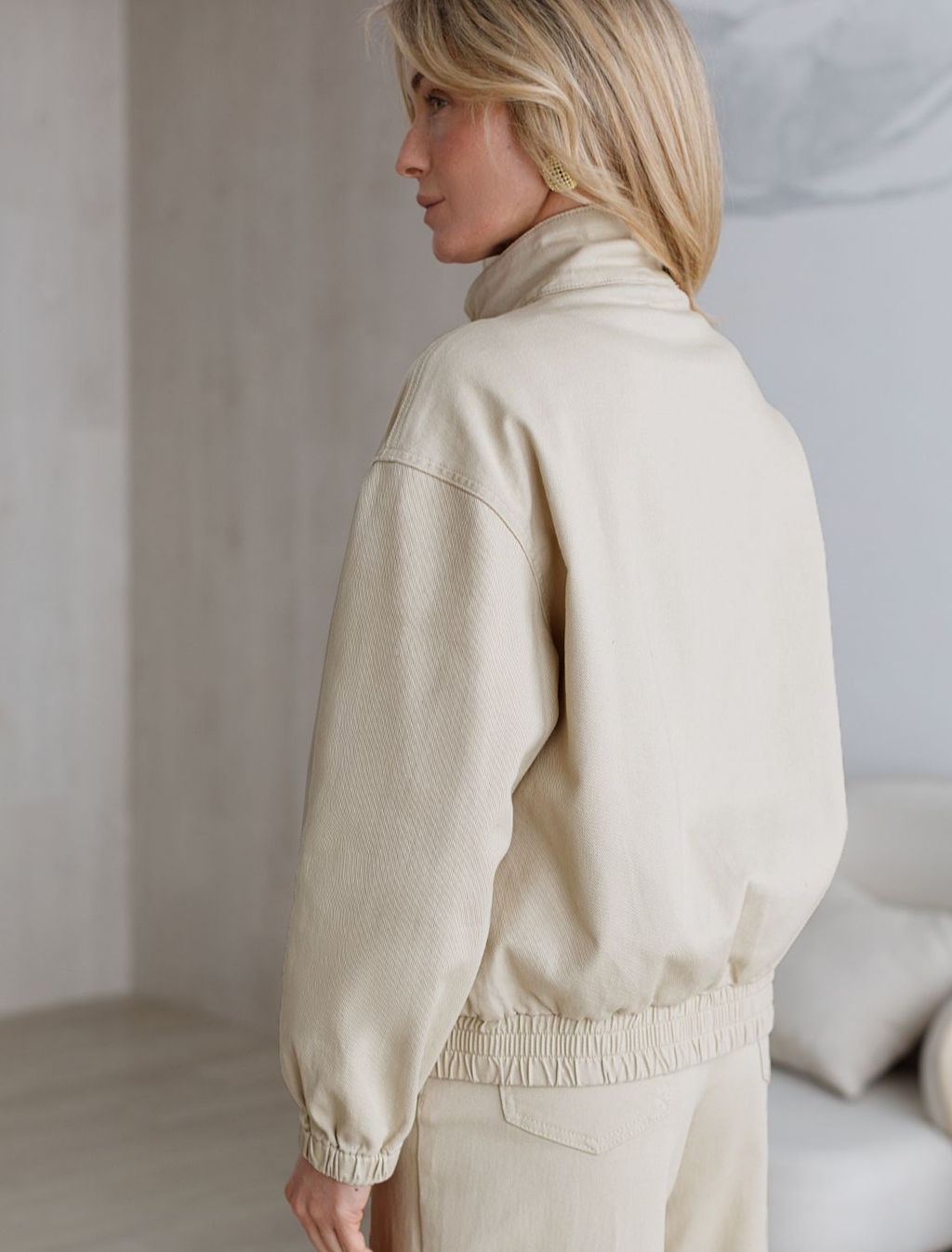 Бомбер Vilatte джинсовый на молнии бежевый  фото 3