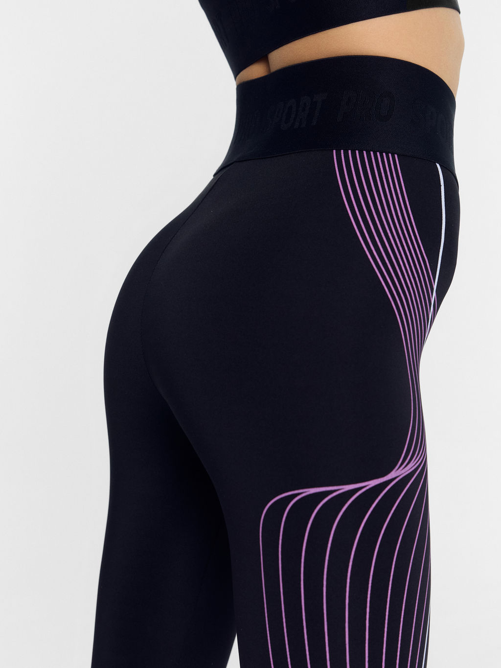 Брюки (легинсы) женские черные с печатью черный +печать 342305 - Mark formelle фото 5