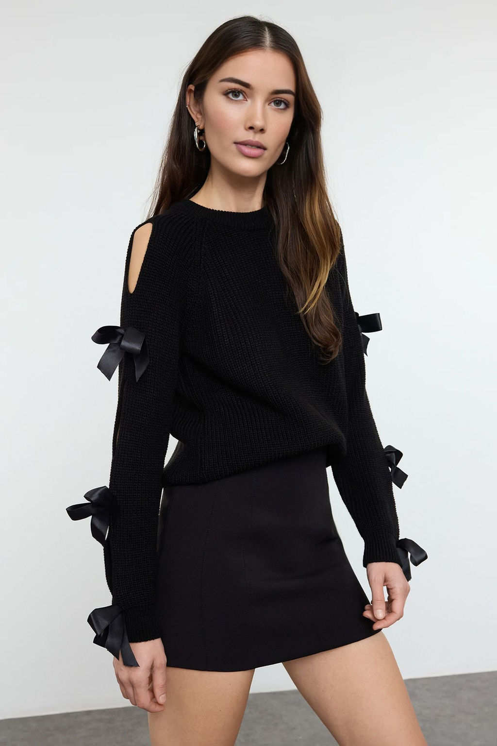 Siyah Kol Kurdele Fiyonk Detayl? Triko Kazak TWOAW25KZ00388