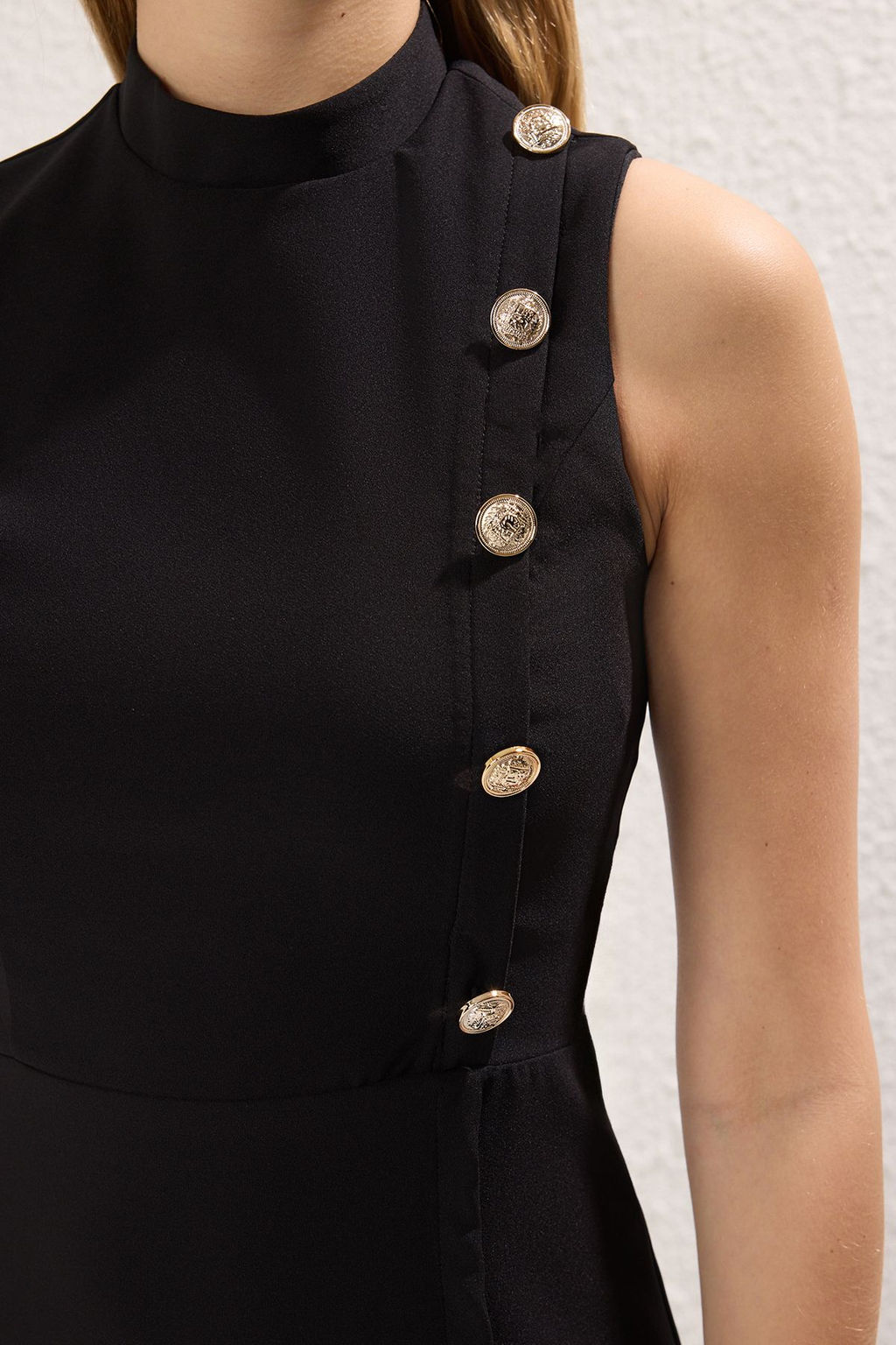 TRENDYOLMILLA K?rm?z? Dugme Detayl? Etegi Belden Ac?lan Midi Dokuma Elbise TWOSS25EL00213  фото 3