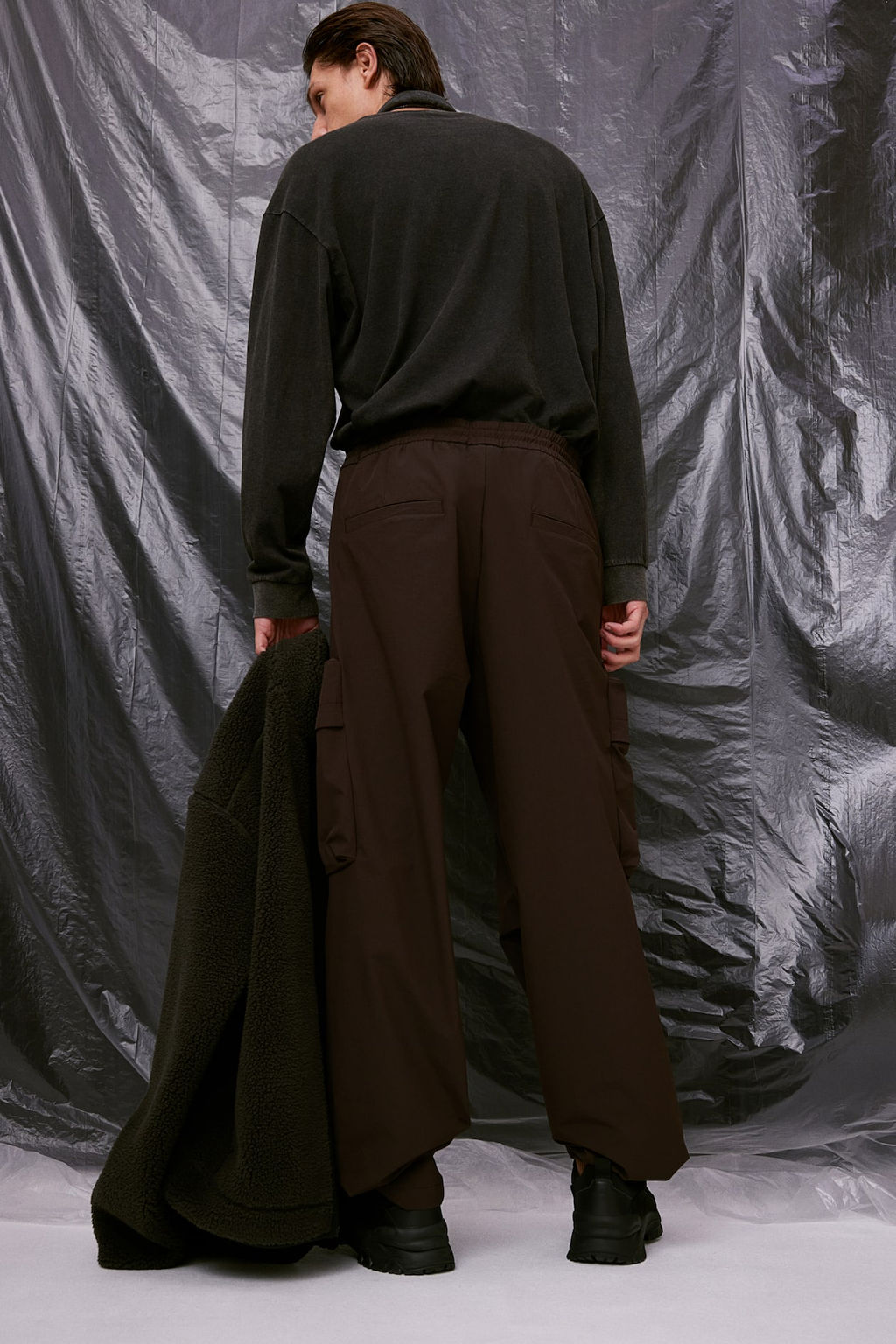 Pantalon outdoor repelente al agua Relaxed Fit - H&m фото 5