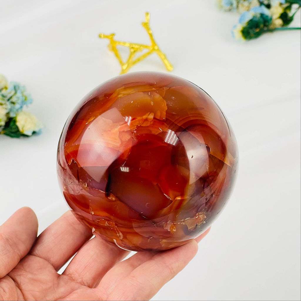 Шар из Сердолика на подставке