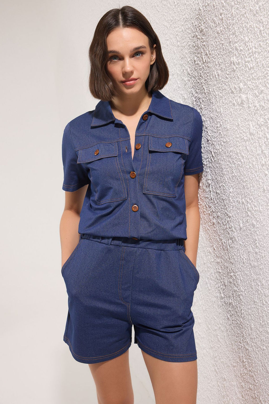 TRENDYOLMILLA Indigo Denim Gorunumlu Dugmeli K?sa Sortlu Tulum TWOSS25TU00044  фото 2
