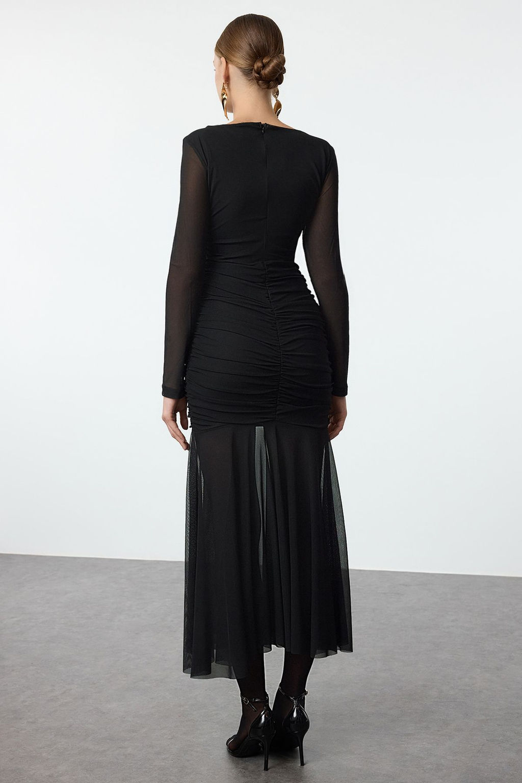 TRENDYOLMILLA Siyah Vucuda Oturan Tul Orme Elbise TPRAW25EL00003 фото 9