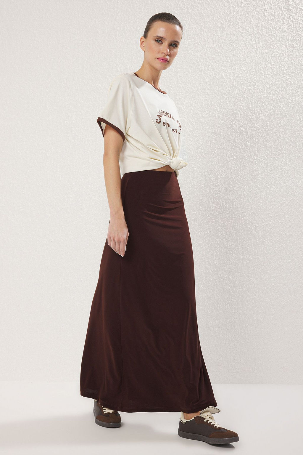 TRENDYOLMILLA Siyah Vucuda Oturan Bal?k Form Esnek Orme Maxi Etek TWOSS24ET00155  фото 2