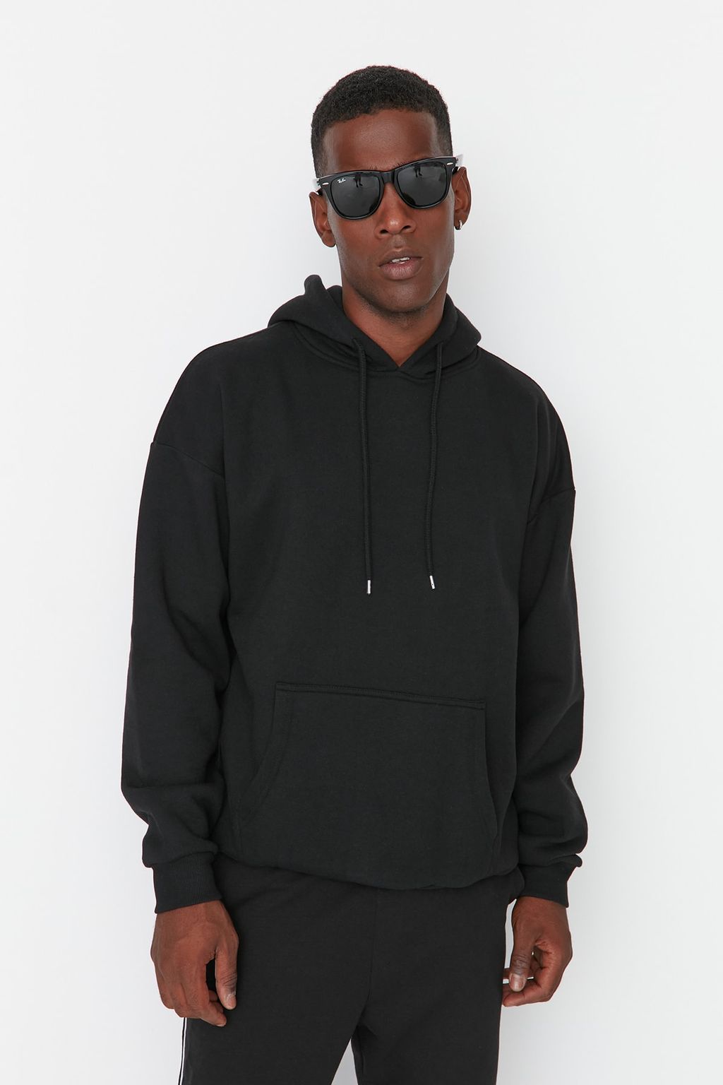 TRENDYOL MAN Siyah Oversize/Genis Kesim Kapusonlu Ici Polar/S?cak Tutan Cicek Bask?l? Sweatshirt TMNAW22SW1651 - Trendyolmilla фото 2