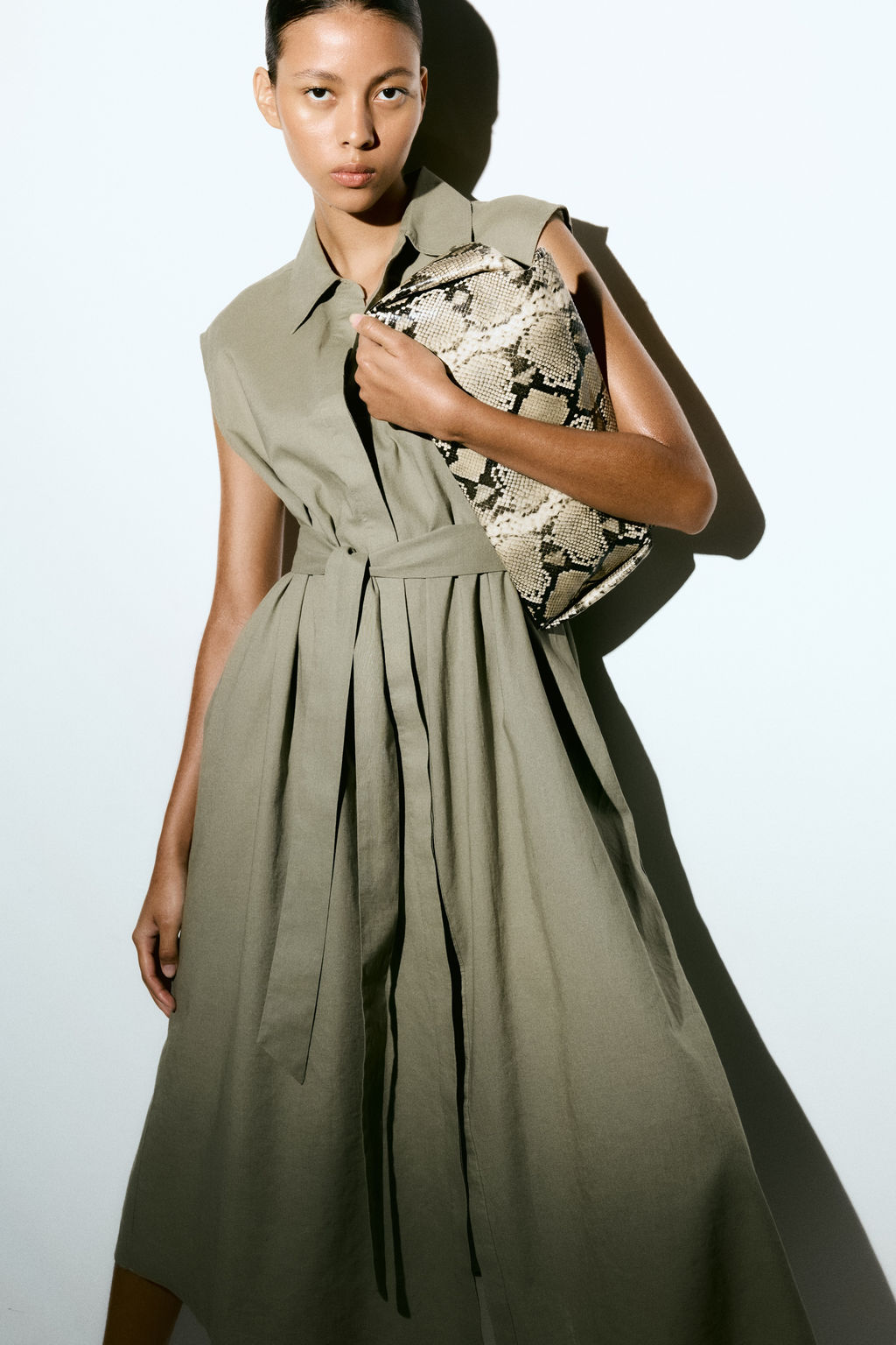 Vestido camisero en mezcla de lino - H&m фото 3