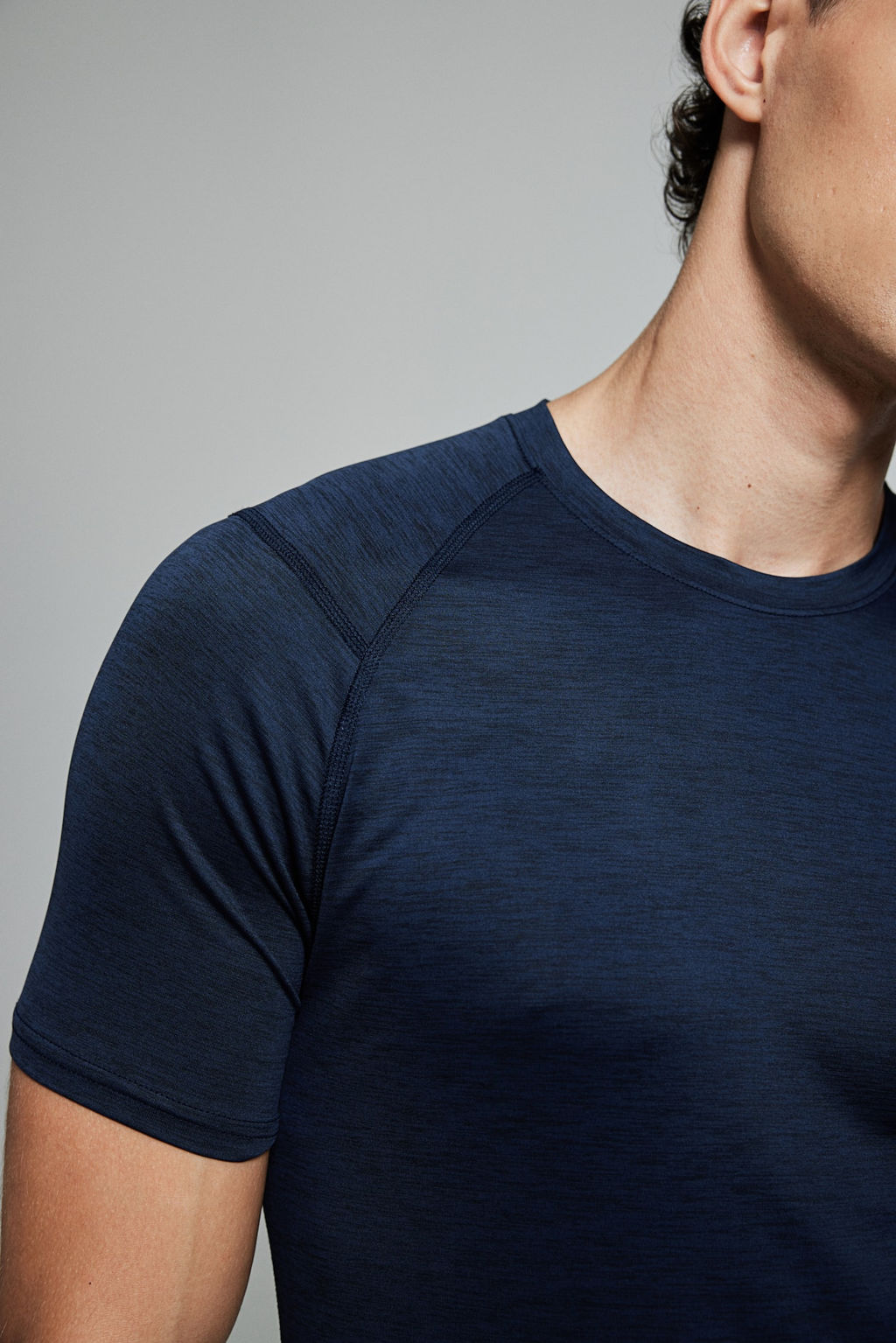 Camiseta de deporte en DryMove Muscle Fit - H&m фото 4