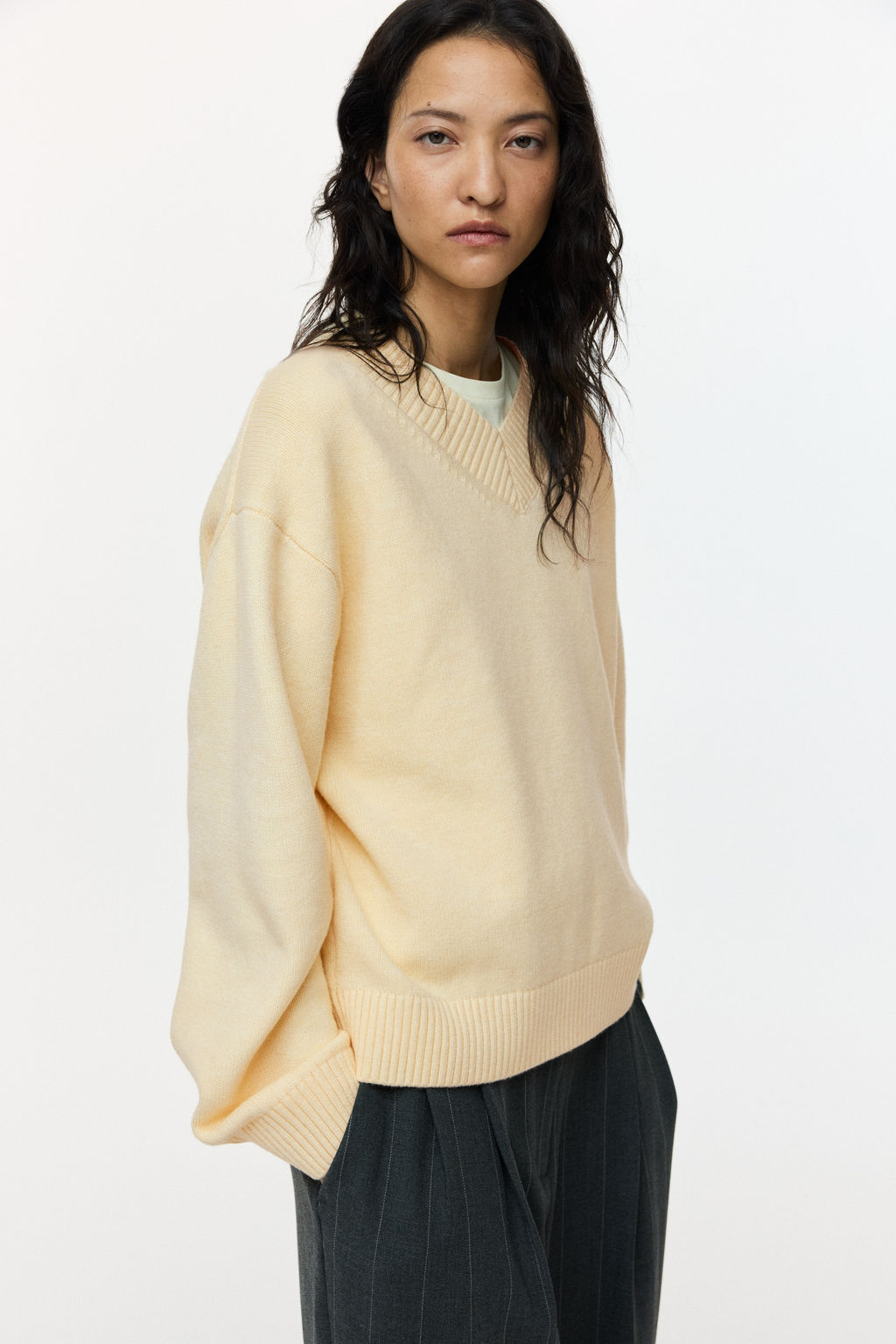 Jersey con escote en V - H&m фото 5