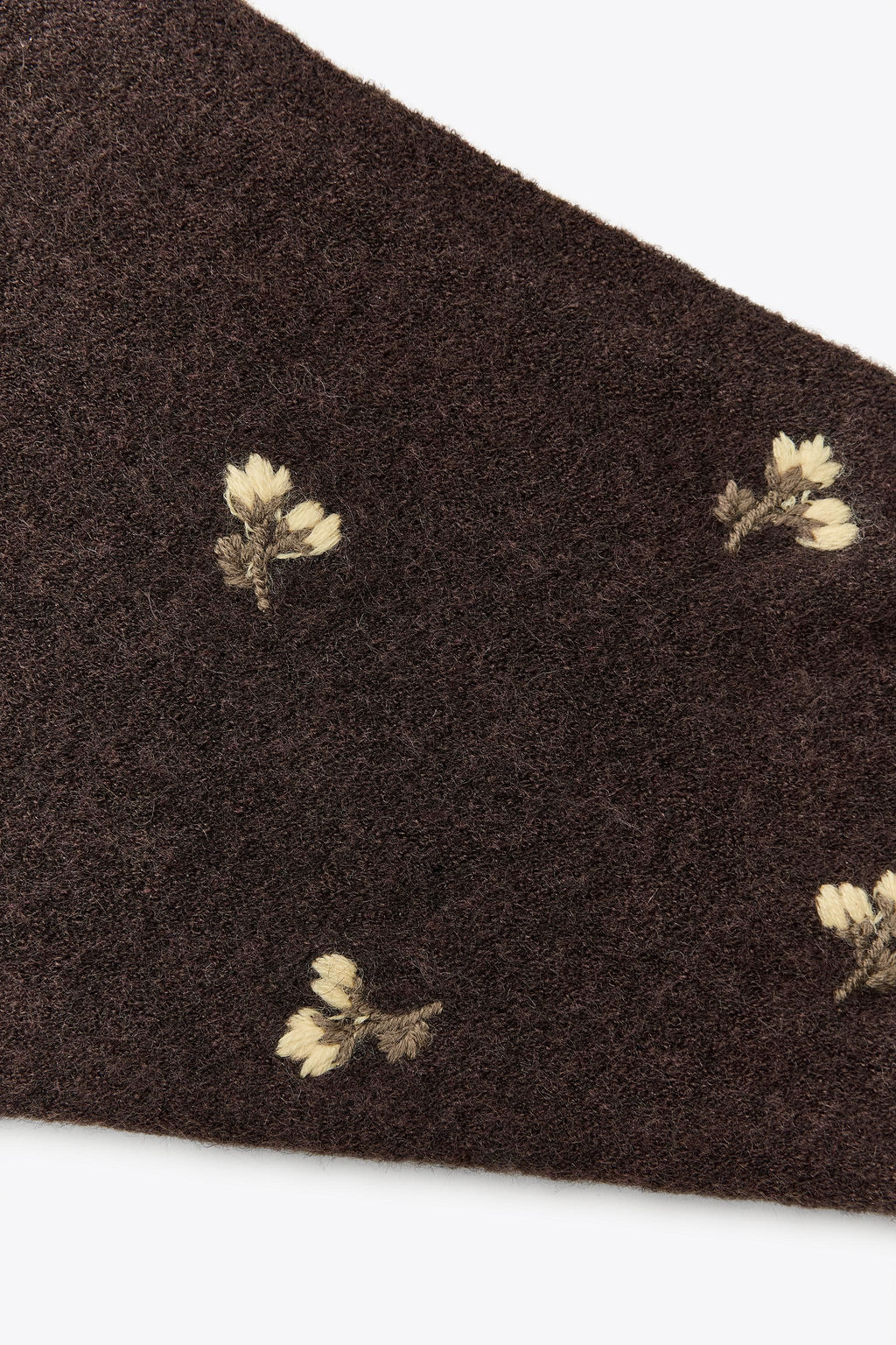 KNITTED BANDANA WITH FLORAL EMBROIDERY - Zara фото 3
