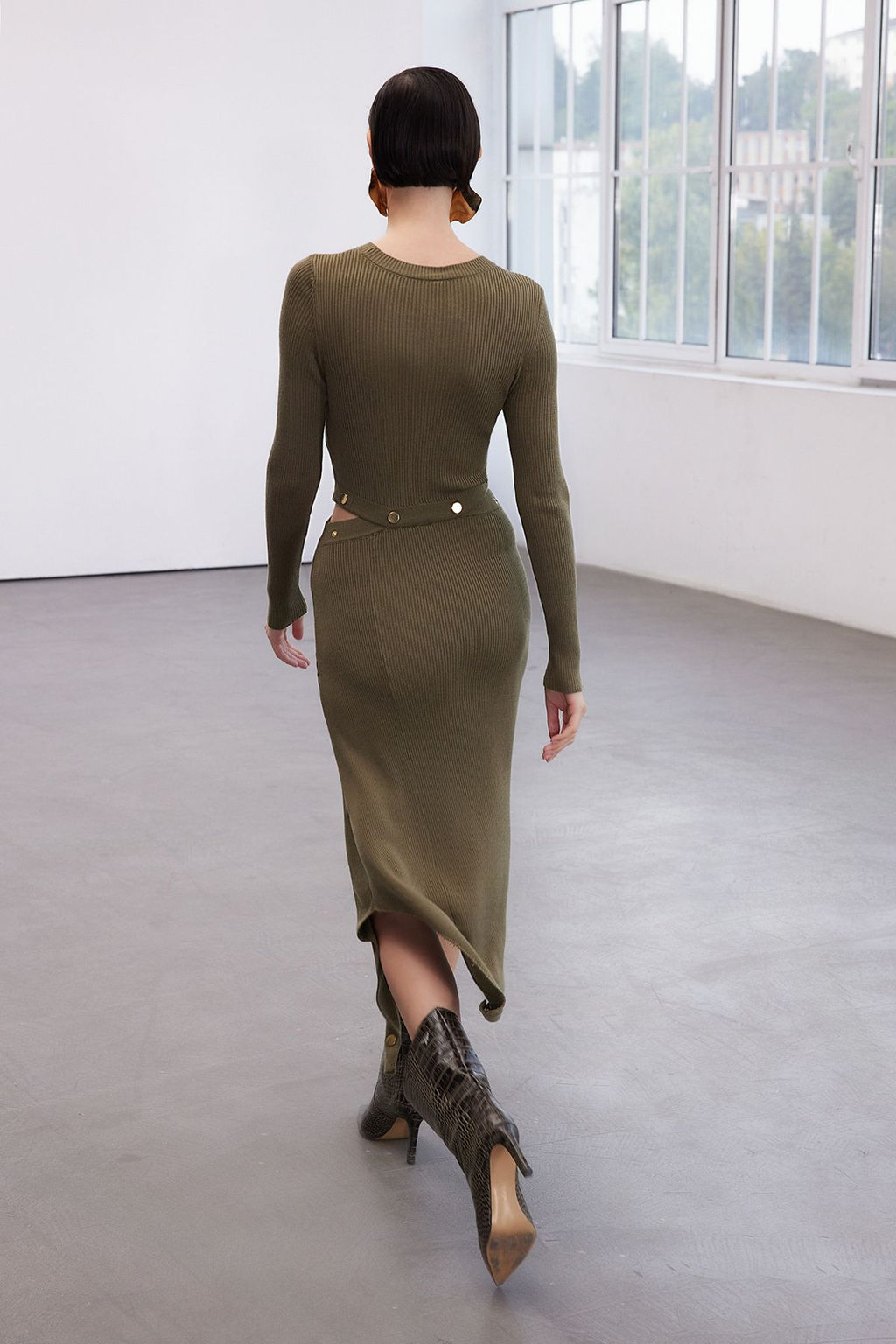 TRENDYOLMILLA Limited Edition Haki Midi Triko C?tc?t Detayl? Elbise TWOAW25EL00363  фото 4