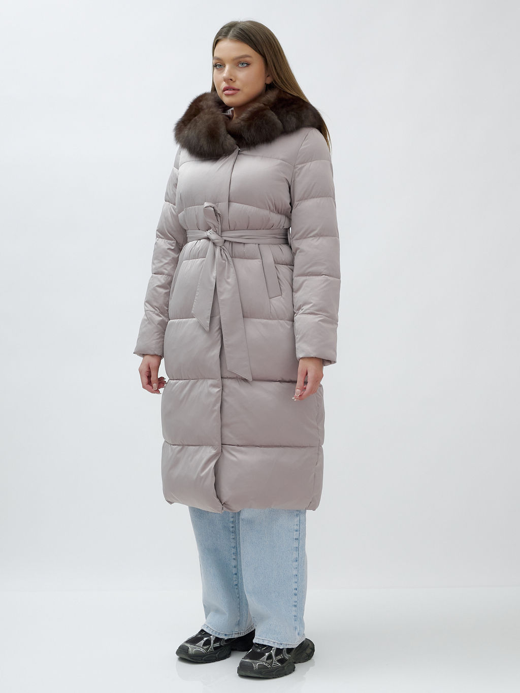 с мехом песец люкс класса Пальто зимние Бренд Visdeer, бежевого цвета  фото 3