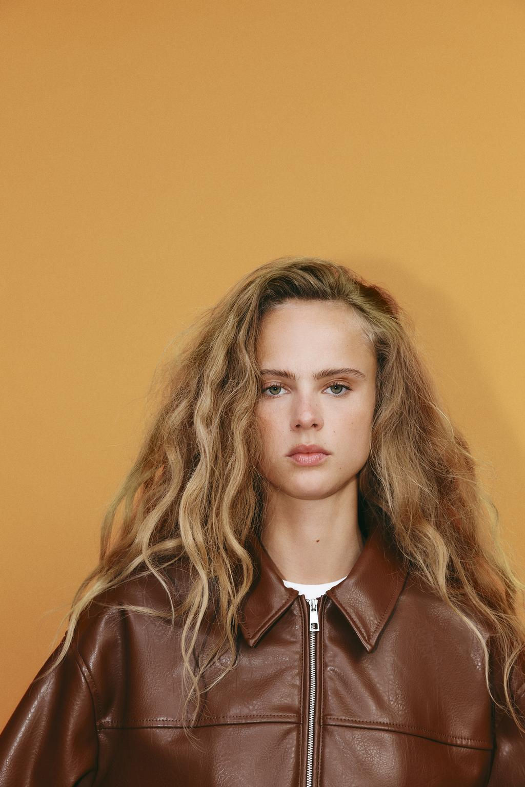 LEATHER EFFECT BOMBER JACKET - Zara фото 4