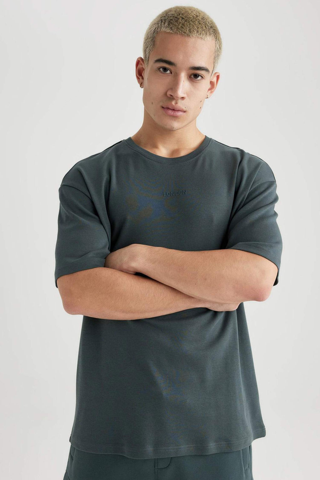 Comfort Regular Fit Rahat Kal?p Bisiklet Yaka Bask?l? K?sa Kollu Ag?r Kumas Tisort - Defacto фото 3