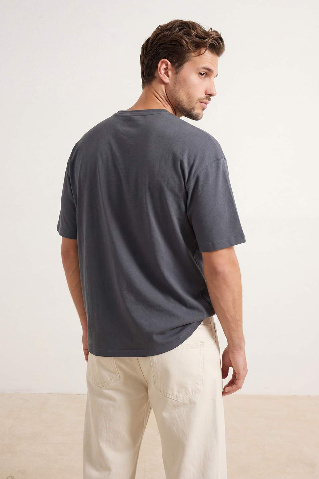 Siyah Oversize/Genis %100 Pamuk Bisiklet Yaka Cepli T-Shirt TMNSS26TS00016 - Trendyolmilla фото 9
