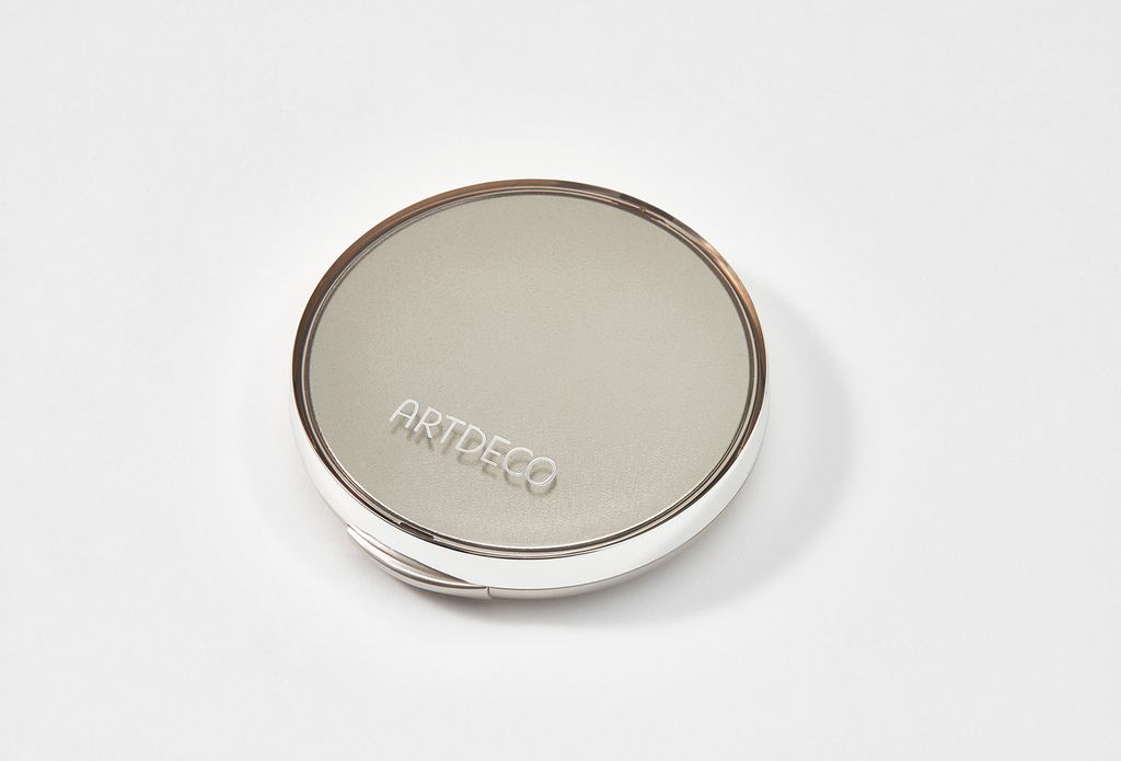 ARTDECO Пудра компактная минеральная тон 10 basic beige, 9 г.  фото 4