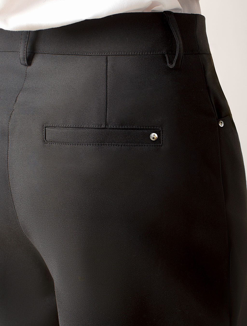 Брюки-трубы из плотной эластичной ткани из хлопка с нейлоном - Vilatte фото 3