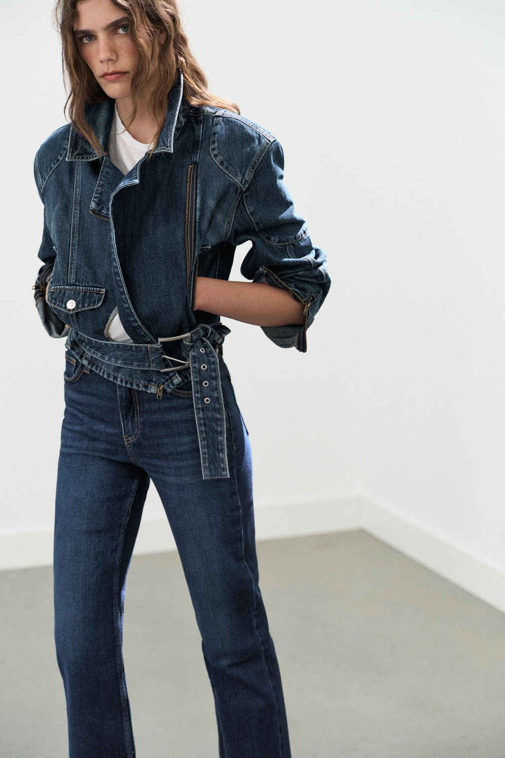 JEANS TRF CROPPED FLARE TIRO ALTO / Marino