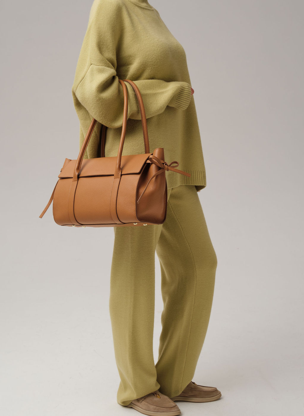 Сумка багет Deboro 31187 оранжевый миндаль