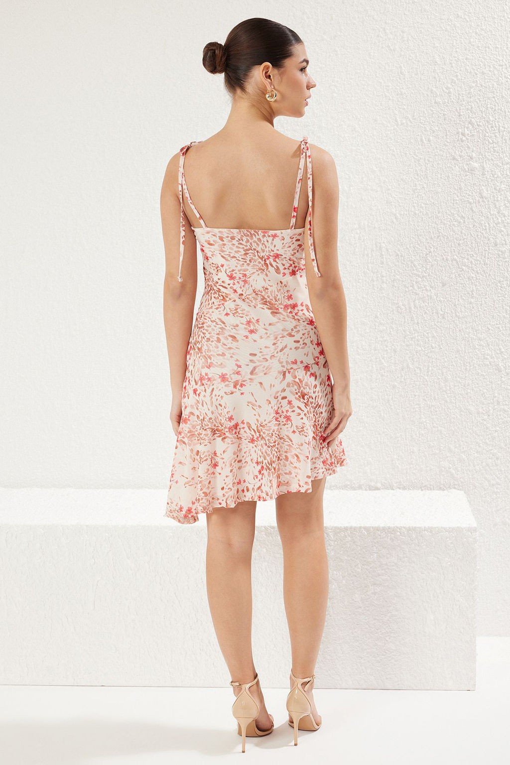 Ekru Asimetrik Etek Cicekli Mini Orme Elbise TWOSS25EL00088 - Trendyolmilla фото 6