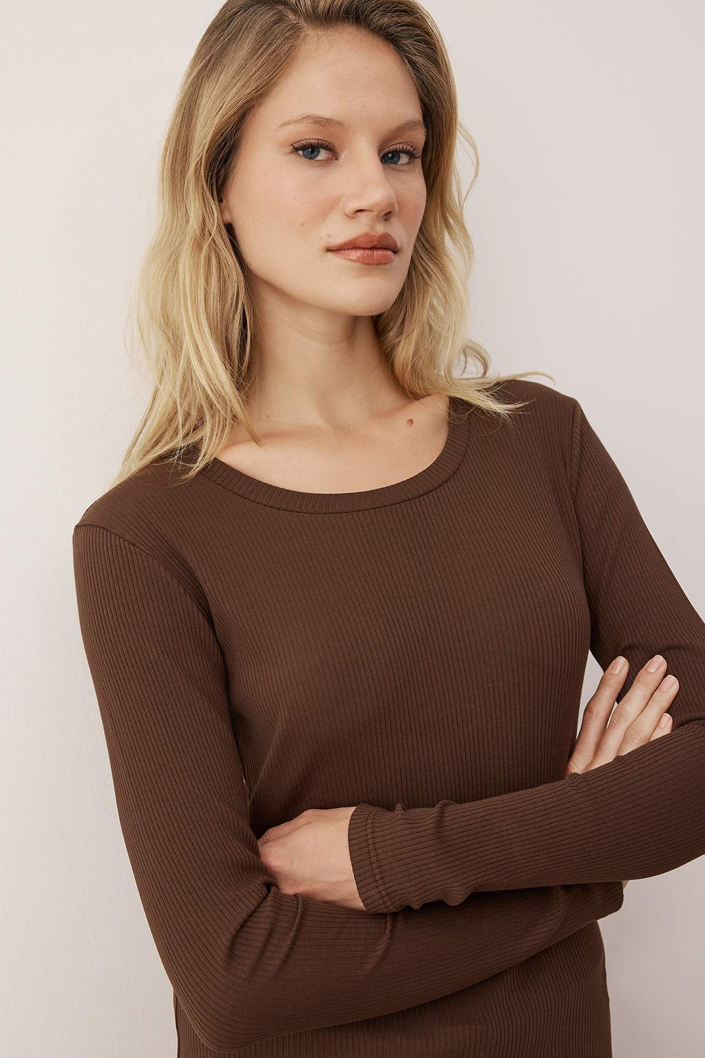 Kahverengi Fitilli Esnek Uzun Kollu Bisiklet Yaka Orme Bluz TWOAW26BZ00313