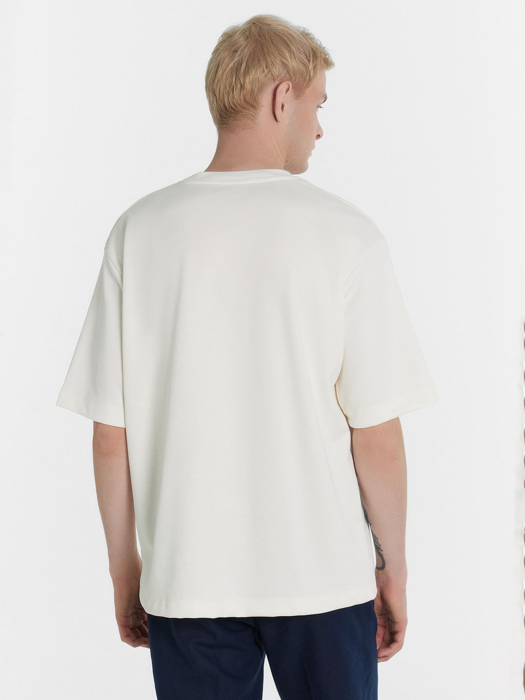 Футболка мужская белая с вышивкой club 1968 saint helier св.молочный 111859 - Mark formelle фото 4