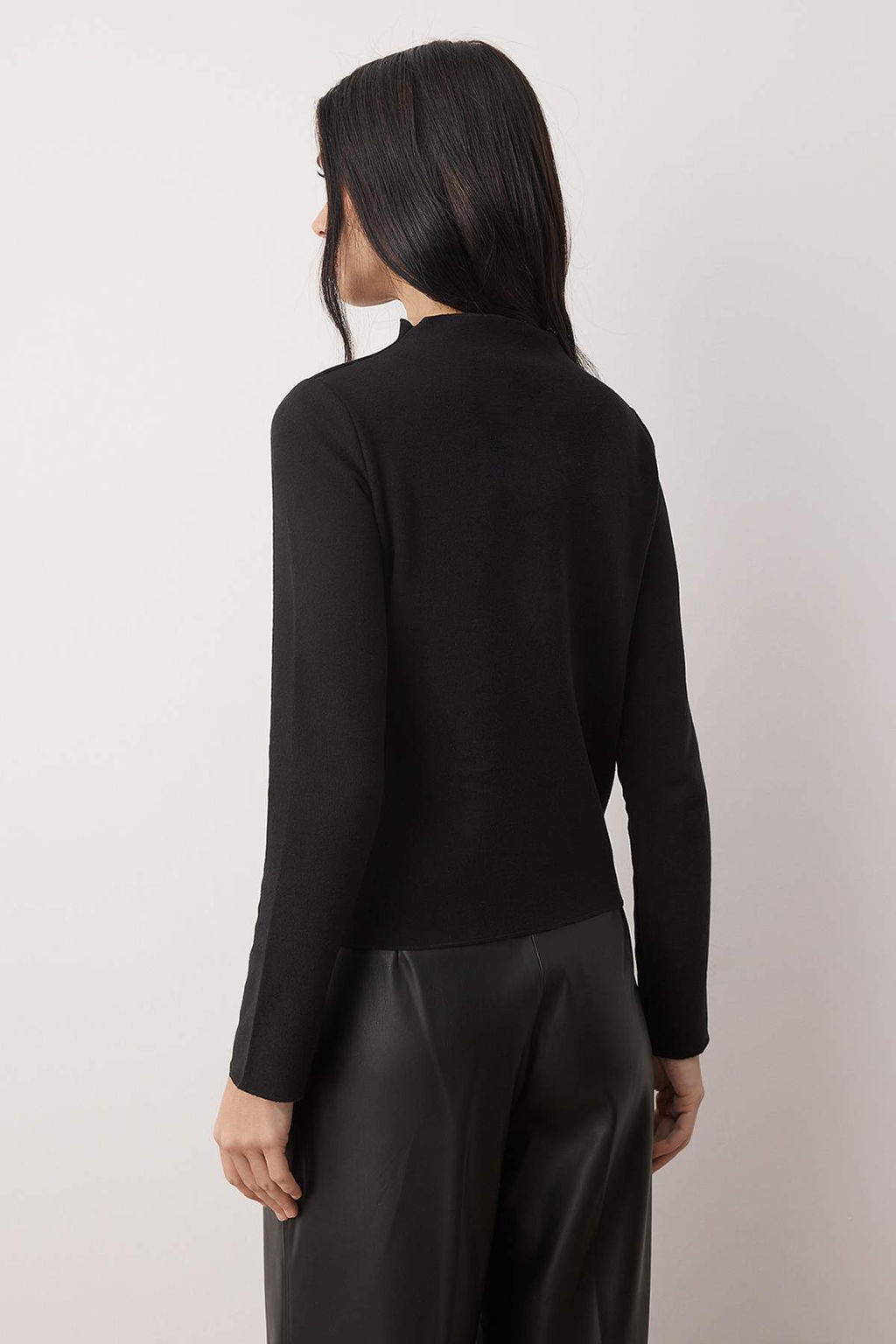 Siyah Selanik Aksesuar Detayl? Anvelop Uzun Kollu Orme Bluz TWOAW26BZ00115