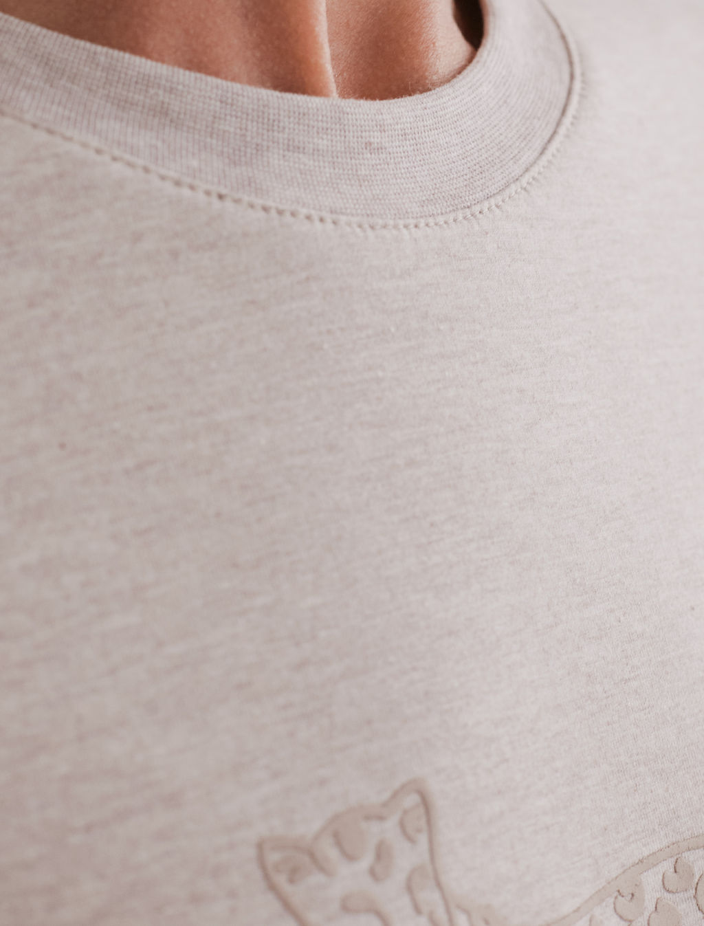 Футболка из премиального хлопка с авторским принтом - Vilatte фото 6