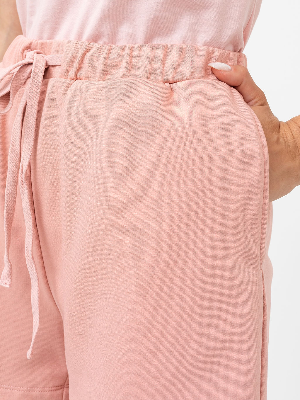 Свободные шорты мини с высокой линией талии в персиковом цвете персик 332311 - Mark formelle фото 4