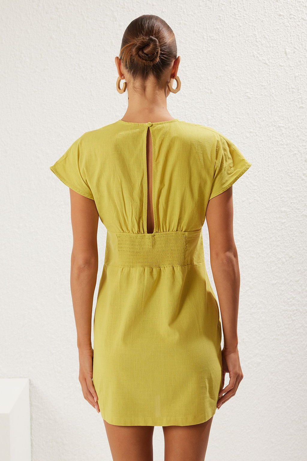 TRENDYOLMILLA Ac?k Yag Yesili Mini Dokuma Baglamal? Flaml? Pamuk Plaj Elbisesi TBESS25EL00085  фото 10