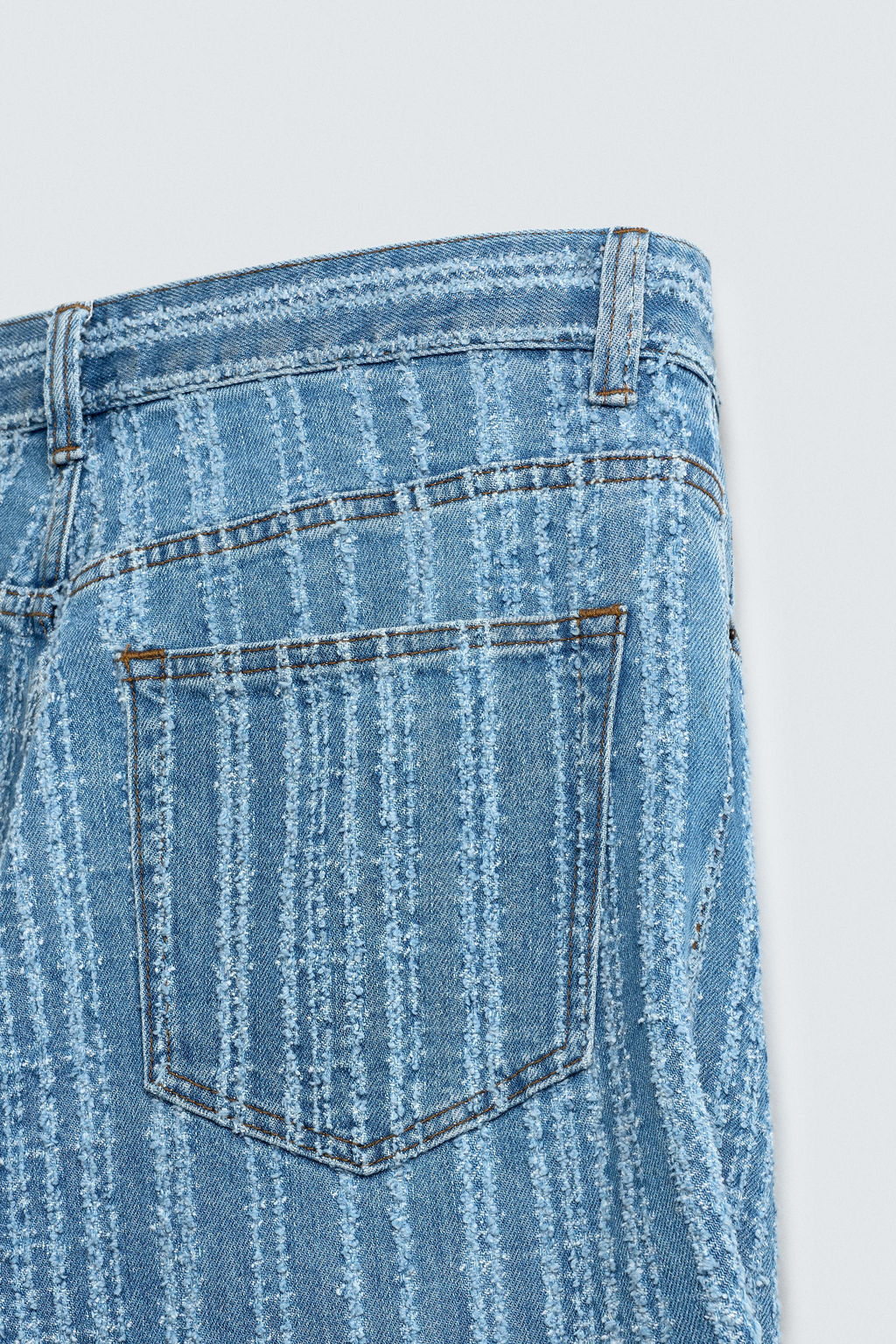 TEXTURED STRIPE JEANS - Zara фото 10