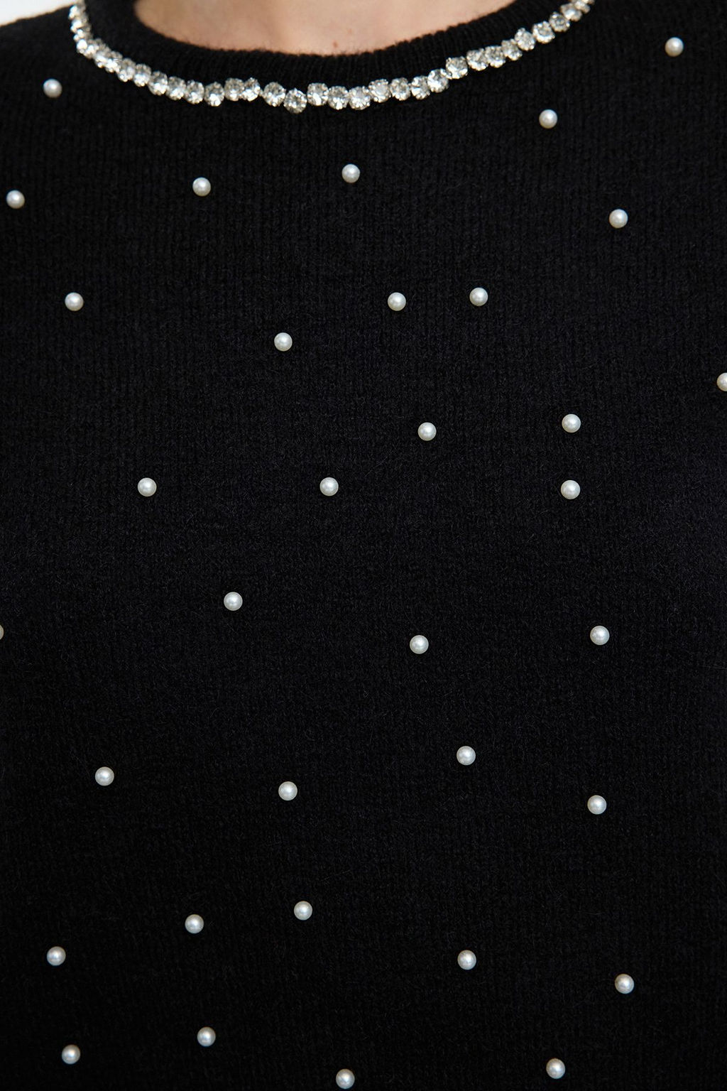 Siyah Yunlu Inci ve Tas Islemeli Triko Kazak TWOAW25KZ00127 - Trendyolmilla фото 4