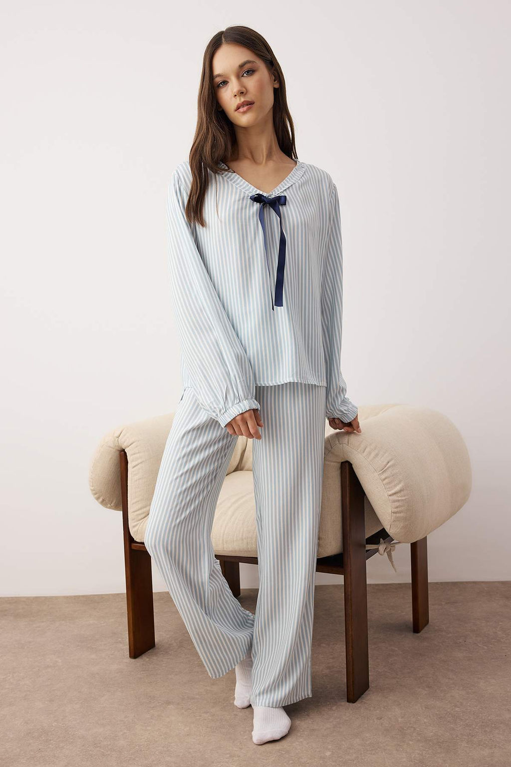 Ac?k Mavi Cizgili F?rf?r ve Kurdele/Fiyonk Detayl? Dokuma Pijama Tak?m? THMAW25PT00094 - Trendyolmilla фото 7