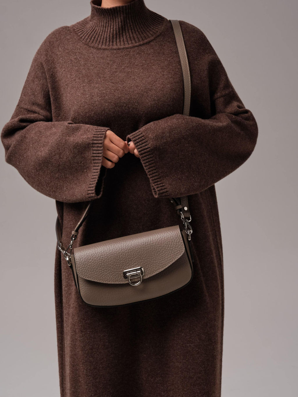 Кожаная сумка Azaro 31049 тауп соло