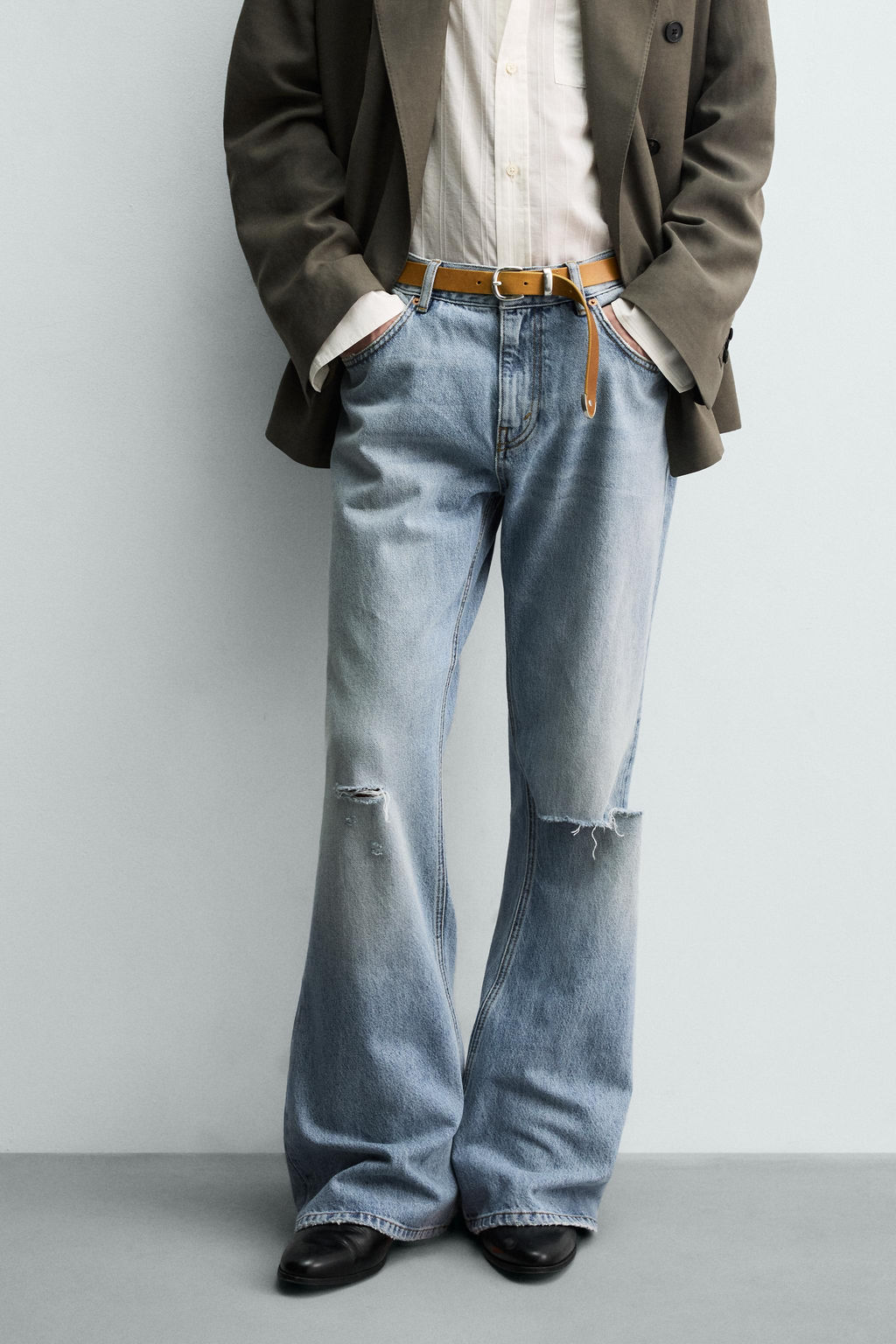JEANS FLARE FIT ROTOS / Azul claro - Zara фото 2