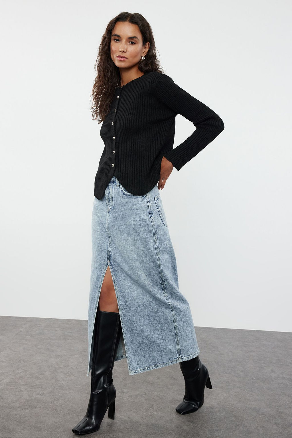 TRENDYOLMILLA Siyah Bisiklet Yaka Ceket Gorunumlu Triko H?rka TWOAW25HI00172  фото 2