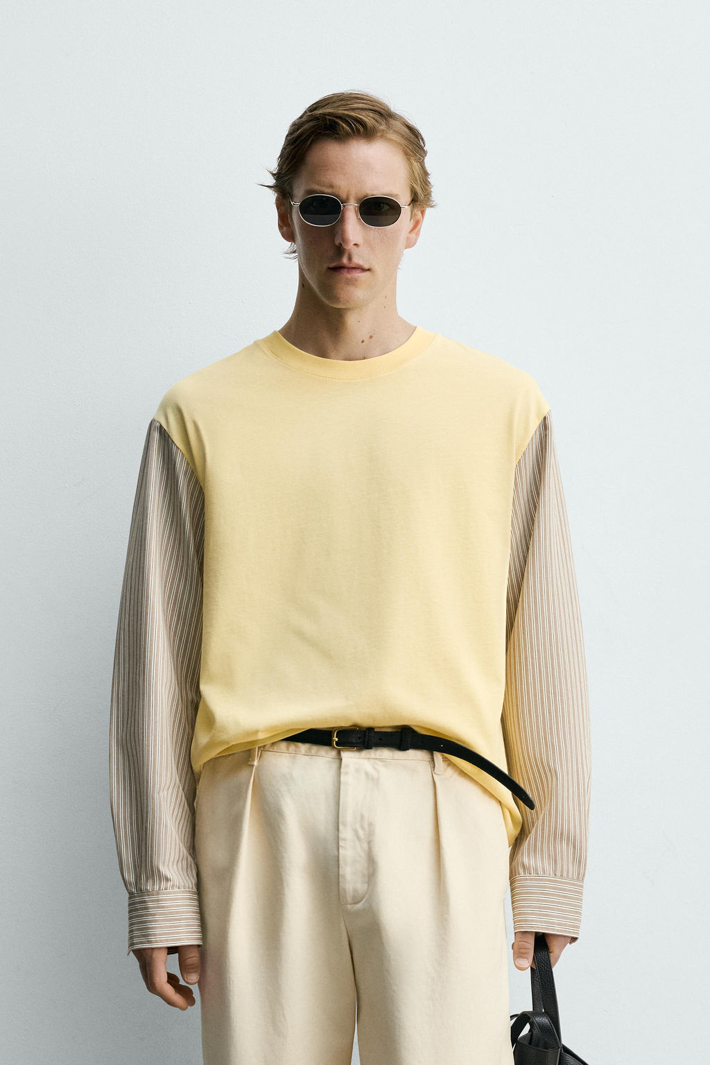 CAMISETA RELAXED FIT MANGAS CONTRASTE / Amarillo claro
