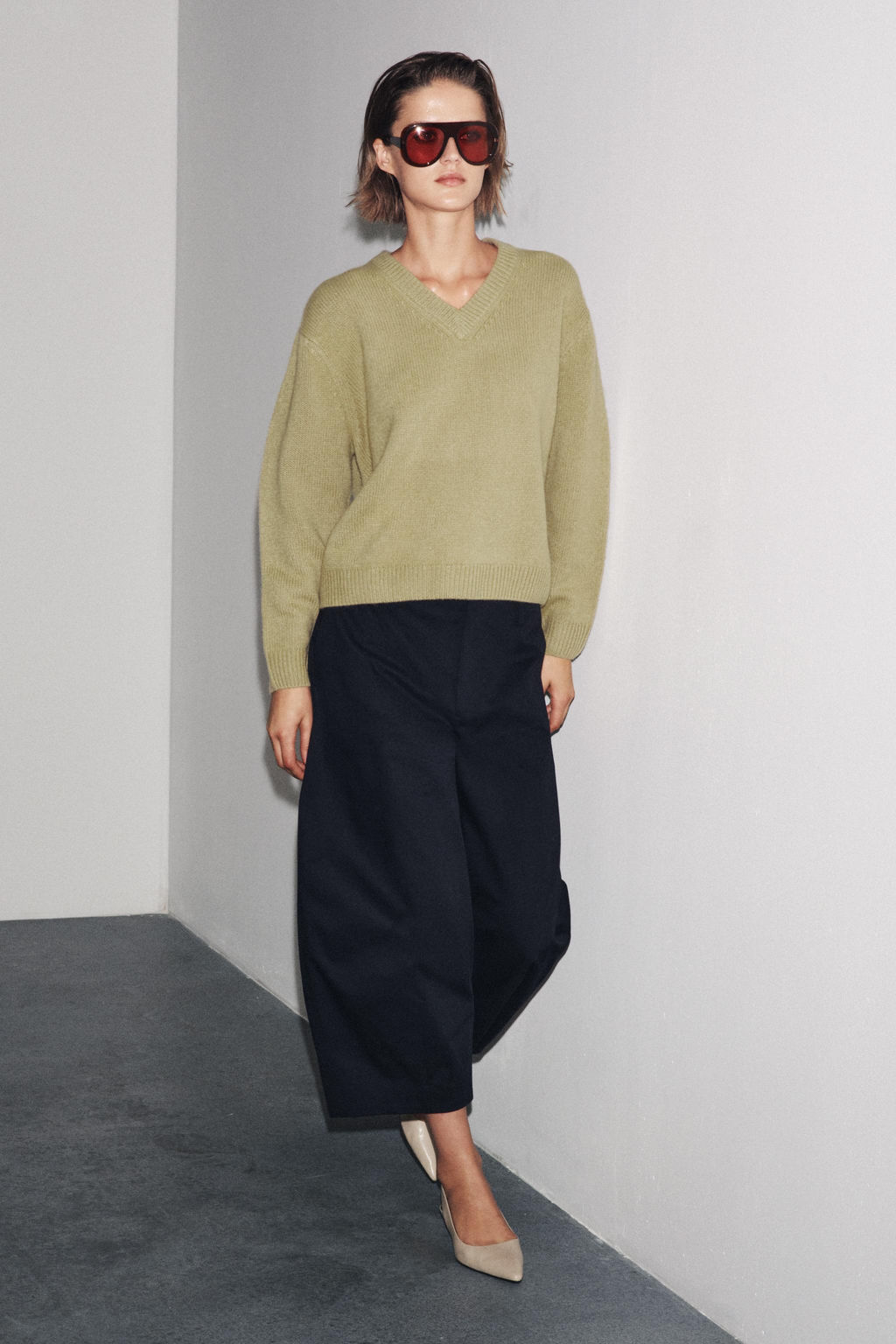 100% WOOL KNIT BASIC V-NECK SWEATER - Zara фото 4