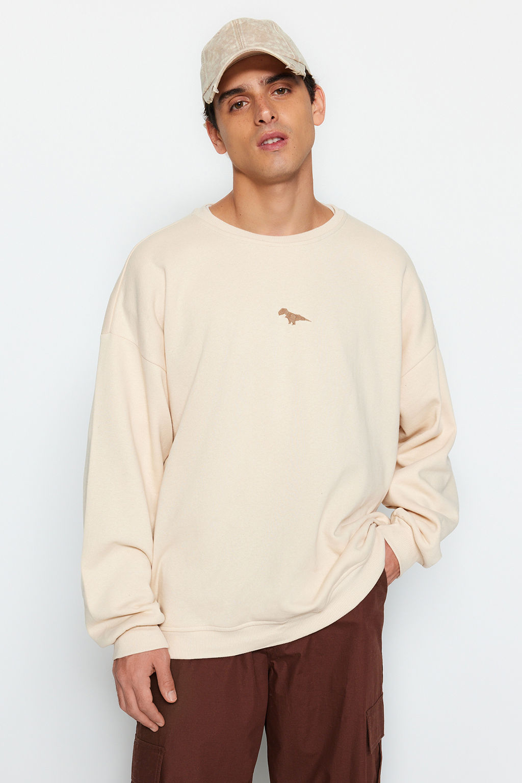TRENDYOL MAN Gri Bisiklet Yaka Oversize/Genis Kesim Ici Polar/S?cak Tutan Dinozor Nak?s Sweatshirt TMNAW24SW00064 - Trendyolmilla фото 14